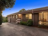 https://images.listonce.com.au/custom/160x/listings/3-lutana-court-mooroolbark-vic-3138/427/01524427_img_02.jpg?eVTXOnQGEK4