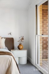 https://images.listonce.com.au/custom/160x/listings/3-malmsbury-street-hawthorn-vic-3122/784/01932784_img_07.jpg?h5I_o2ZeNCA