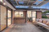 https://images.listonce.com.au/custom/160x/listings/3-manhattan-square-vermont-vic-3133/002/01359002_img_12.jpg?AZHJrBIDf1Y