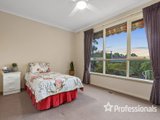 https://images.listonce.com.au/custom/160x/listings/3-mayfield-court-croydon-vic-3136/788/01525788_img_13.jpg?d3qzcy5fu3M