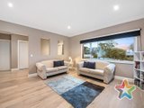 https://images.listonce.com.au/custom/160x/listings/3-moore-avenue-croydon-vic-3136/551/01525551_img_02.jpg?SFrfueYwcsI