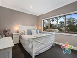 https://images.listonce.com.au/custom/160x/listings/3-moore-avenue-croydon-vic-3136/551/01525551_img_07.jpg?98mZvLgOiAw