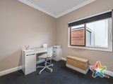 https://images.listonce.com.au/custom/160x/listings/3-moore-avenue-croydon-vic-3136/551/01525551_img_08.jpg?UDHqJca8zSk