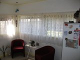 https://images.listonce.com.au/custom/160x/listings/3-murphy-street-castlemaine-vic-3450/282/00616282_img_08.jpg?DoT6jO8KfXc