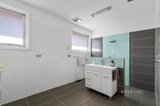 https://images.listonce.com.au/custom/160x/listings/3-nareen-court-burwood-east-vic-3151/527/01589527_img_09.jpg?jhjl69aEqWQ