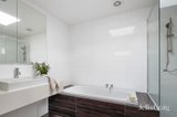 https://images.listonce.com.au/custom/160x/listings/3-palmer-street-richmond-vic-3121/137/01830137_img_10.jpg?9J5-EAhuBDc