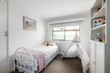 https://images.listonce.com.au/custom/160x/listings/3-pasadena-crescent-bentleigh-east-vic-3165/756/01580756_img_07.jpg?-x4reIlbdWk