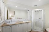 https://images.listonce.com.au/custom/160x/listings/3-peakview-drive-viewbank-vic-3084/898/01069898_img_09.jpg?yGQL_Pnvvlw