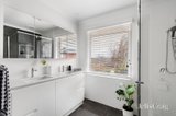 https://images.listonce.com.au/custom/160x/listings/3-penton-court-diamond-creek-vic-3089/680/01781680_img_06.jpg?ZWTrBqgbh9o