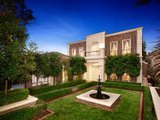 https://images.listonce.com.au/custom/160x/listings/3-percy-street-balwyn-vic-3103/042/01684042_img_01.jpg?Ga4LdJ8qgJ0