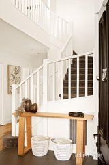 https://images.listonce.com.au/custom/160x/listings/3-roseberry-avenue-chelsea-vic-3196/903/01929903_img_06.jpg?i7xS97POO5g