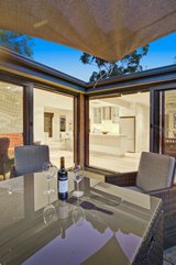 https://images.listonce.com.au/custom/160x/listings/3-rossdale-court-glen-waverley-vic-3150/241/00137241_img_07.jpg?nguQ3b0YZvM