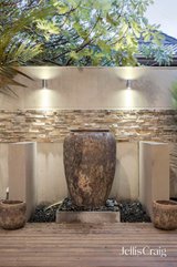 https://images.listonce.com.au/custom/160x/listings/3-rowan-street-doncaster-east-vic-3109/376/01822376_img_14.jpg?mMH9ph2Ca8k