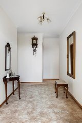 https://images.listonce.com.au/custom/160x/listings/3-rowan-tree-court-viewbank-vic-3084/137/01186137_img_04.jpg?s0LeNgaJ5Rg