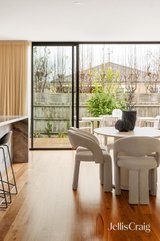 https://images.listonce.com.au/custom/160x/listings/3-second-avenue-murrumbeena-vic-3163/308/01969308_img_19.jpg?pkhsNIQv688