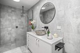 https://images.listonce.com.au/custom/160x/listings/3-senbin-court-greensborough-vic-3088/658/01704658_img_09.jpg?jp-xDpcDmmI