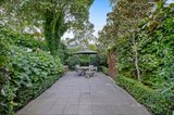 https://images.listonce.com.au/custom/160x/listings/3-sercombe-grove-hawthorn-vic-3122/023/01183023_img_03.jpg?H6zhkLskFwo