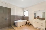 https://images.listonce.com.au/custom/160x/listings/3-slatey-creek-road-woodend-vic-3442/359/00834359_img_11.jpg?XW8kflYh250