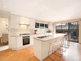 https://images.listonce.com.au/custom/160x/listings/3-stanhope-court-ringwood-vic-3134/076/00621076_img_06.jpg?2SMJ7UeHO04