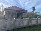 https://images.listonce.com.au/custom/160x/listings/3-sullivans-road-woodend-vic-3442/906/01719906_img_02.jpg?cgPl85W-7Ls