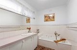 https://images.listonce.com.au/custom/160x/listings/3-terama-court-glen-waverley-vic-3150/747/01947747_img_01.jpg?e2TPPh2bXFc
