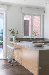 https://images.listonce.com.au/custom/160x/listings/3-tollington-avenue-malvern-east-vic-3145/116/01279116_img_21.jpg?CcHMfs1K1Ec