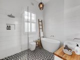 https://images.listonce.com.au/custom/160x/listings/3-type-street-richmond-vic-3121/876/01818876_img_05.jpg?KfXUPCQrOEc
