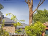https://images.listonce.com.au/custom/160x/listings/3-view-road-glen-waverley-vic-3150/535/01087535_img_06.jpg?HrlRfDmmeso