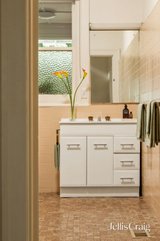 https://images.listonce.com.au/custom/160x/listings/3-wardrop-grove-northcote-vic-3070/144/01986144_img_12.jpg?oGzW705CtxY