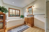 https://images.listonce.com.au/custom/160x/listings/3-wave-avenue-mount-waverley-vic-3149/002/00313002_img_07.jpg?UDVAermfYpU