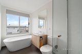 https://images.listonce.com.au/custom/160x/listings/3-wavertree-crescent-werribee-vic-3030/921/01521921_img_07.jpg?EN-xNaDF2SQ