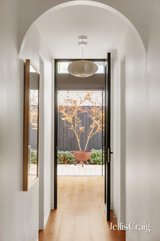 https://images.listonce.com.au/custom/160x/listings/3-wrights-terrace-prahran-vic-3181/024/01911024_img_08.jpg?1jnMe3O3y2E