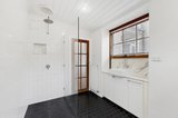 https://images.listonce.com.au/custom/160x/listings/30-ashworth-street-albert-park-vic-3206/216/01922216_img_09.jpg?TBdIRnm_Qvg