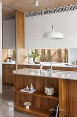 https://images.listonce.com.au/custom/160x/listings/30-atkins-street-kew-vic-3101/791/01737791_img_16.jpg?y9N9wHnoRiw