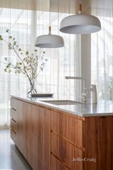 https://images.listonce.com.au/custom/160x/listings/30-atkins-street-kew-vic-3101/791/01737791_img_21.jpg?mkRqovtQiTQ