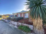 https://images.listonce.com.au/custom/160x/listings/30-bickford-road-grovedale-vic-3216/702/01738702_img_18.jpg?HKL9TOyqPgA