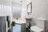 https://images.listonce.com.au/custom/160x/listings/30-byrne-avenue-elwood-vic-3184/441/01794441_img_13.jpg?jUDBUfhpbII