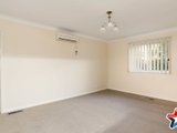 https://images.listonce.com.au/custom/160x/listings/30-cambridge-road-mooroolbark-vic-3138/277/01526277_img_07.jpg?7QeBivscoxU