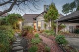 https://images.listonce.com.au/custom/160x/listings/30-carramar-avenue-camberwell-vic-3124/527/01403527_img_01.jpg?qqF6_2ibMkI