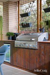 https://images.listonce.com.au/custom/160x/listings/30-clearwater-drive-lilydale-vic-3140/259/01933259_img_16.jpg?Cx3gqiRVjfM