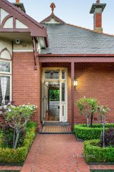 https://images.listonce.com.au/custom/160x/listings/30-davies-street-brunswick-vic-3056/724/01134724_img_18.jpg?Q3SUbV50kJ0