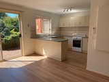 https://images.listonce.com.au/custom/160x/listings/30-davy-street-woodend-vic-3442/436/01574436_img_20.jpg?3muG4T20gqo