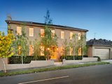 https://images.listonce.com.au/custom/160x/listings/30-florence-avenue-kew-vic-3101/051/01685051_img_11.jpg?fjdobXLdA0M