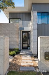 https://images.listonce.com.au/custom/160x/listings/30-geelong-road-barwon-heads-vic-3227/119/01989119_img_22.jpg?nmm0iROYb0U