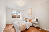 https://images.listonce.com.au/custom/160x/listings/30-greenslopes-drive-mooroolbark-vic-3138/084/01830084_img_08.jpg?SUwLAGpM1Nc