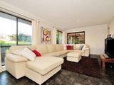 https://images.listonce.com.au/custom/160x/listings/30-greenslopes-drive-mooroolbark-vic-3138/175/01524175_img_05.jpg?gRDSUq_6Kok