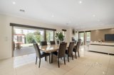 https://images.listonce.com.au/custom/160x/listings/30-halliday-street-mount-waverley-vic-3149/364/01648364_img_04.jpg?aP5XIPU25NY