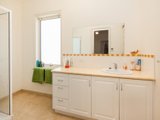 https://images.listonce.com.au/custom/160x/listings/30-harrier-drive-invermay-park-vic-3350/853/01575853_img_12.jpg?47gnNPJkVk0