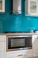 https://images.listonce.com.au/custom/160x/listings/30-jacaranda-avenue-kilsyth-vic-3137/702/01914702_img_06.jpg?8ZJTV9wMbw0
