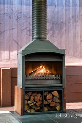 https://images.listonce.com.au/custom/160x/listings/30-larbert-road-mooroolbark-vic-3138/879/01902879_img_19.jpg?ousOdNjcDsI